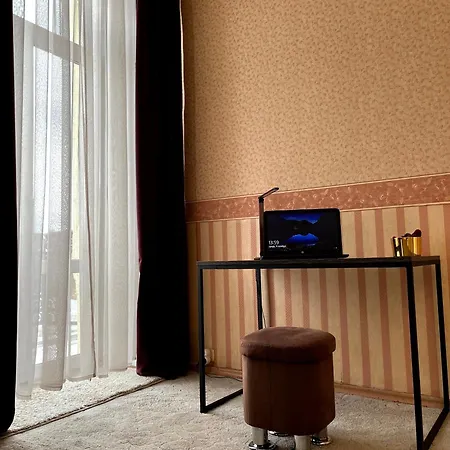 світло є! історичний центр! Apartment *